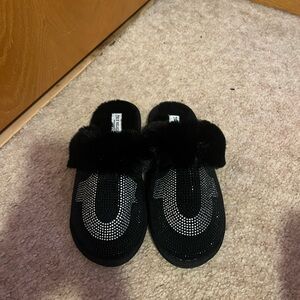 True Religion Black Slippers with Fur and Sparkle